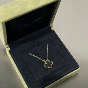 ✅Van Cleef & Arpels 18k gold, black necklace